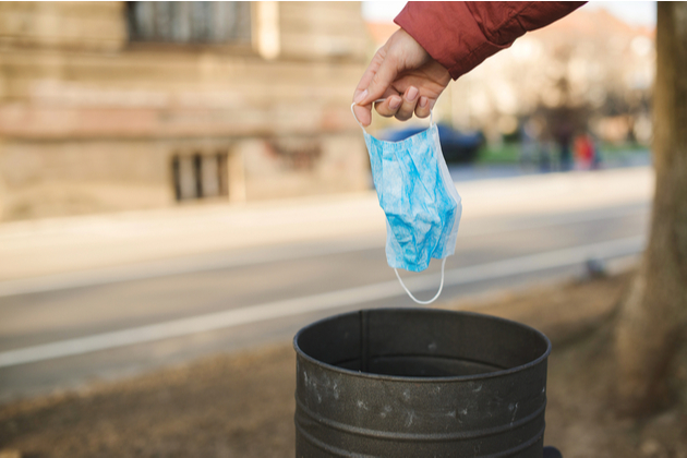 新出現(xiàn)的“日用垃圾”問題亂扔口罩，流入大海