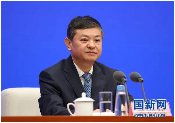 生態(tài)環(huán)境部部長(zhǎng)黃潤(rùn)秋國(guó)新辦新聞發(fā)布會(huì)答記者問